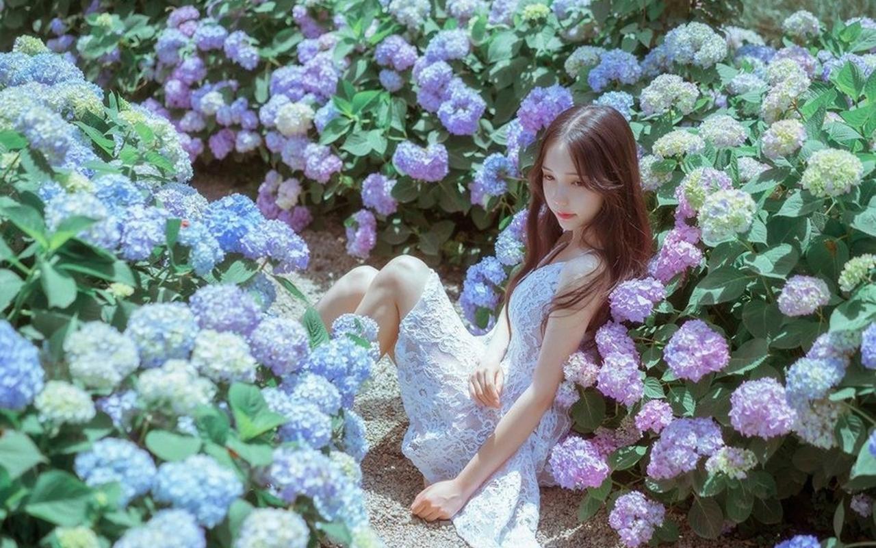 王毅会见伊朗外长阿拉格齐